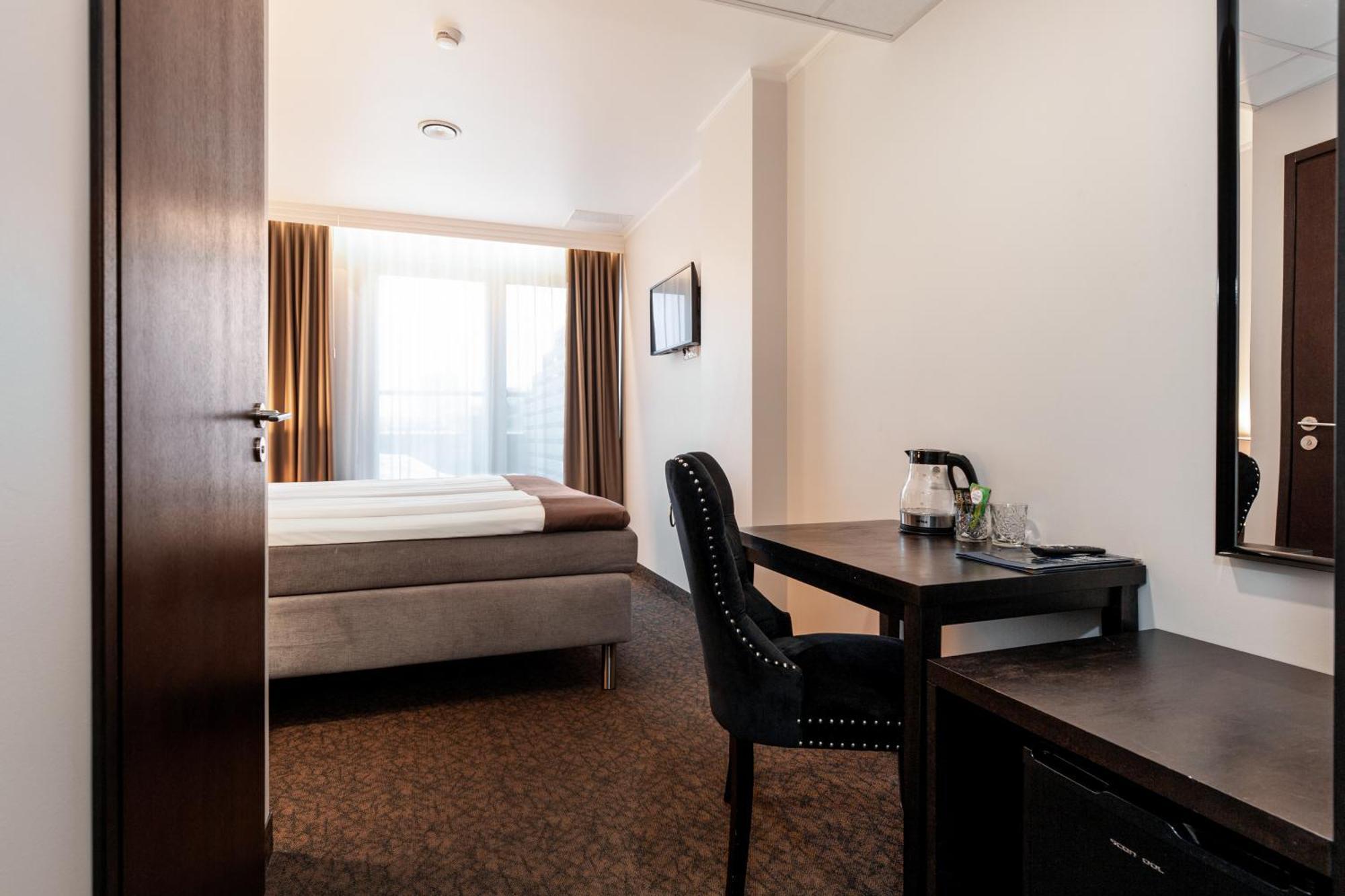 Adoryal Hotell 塔林 外观 照片