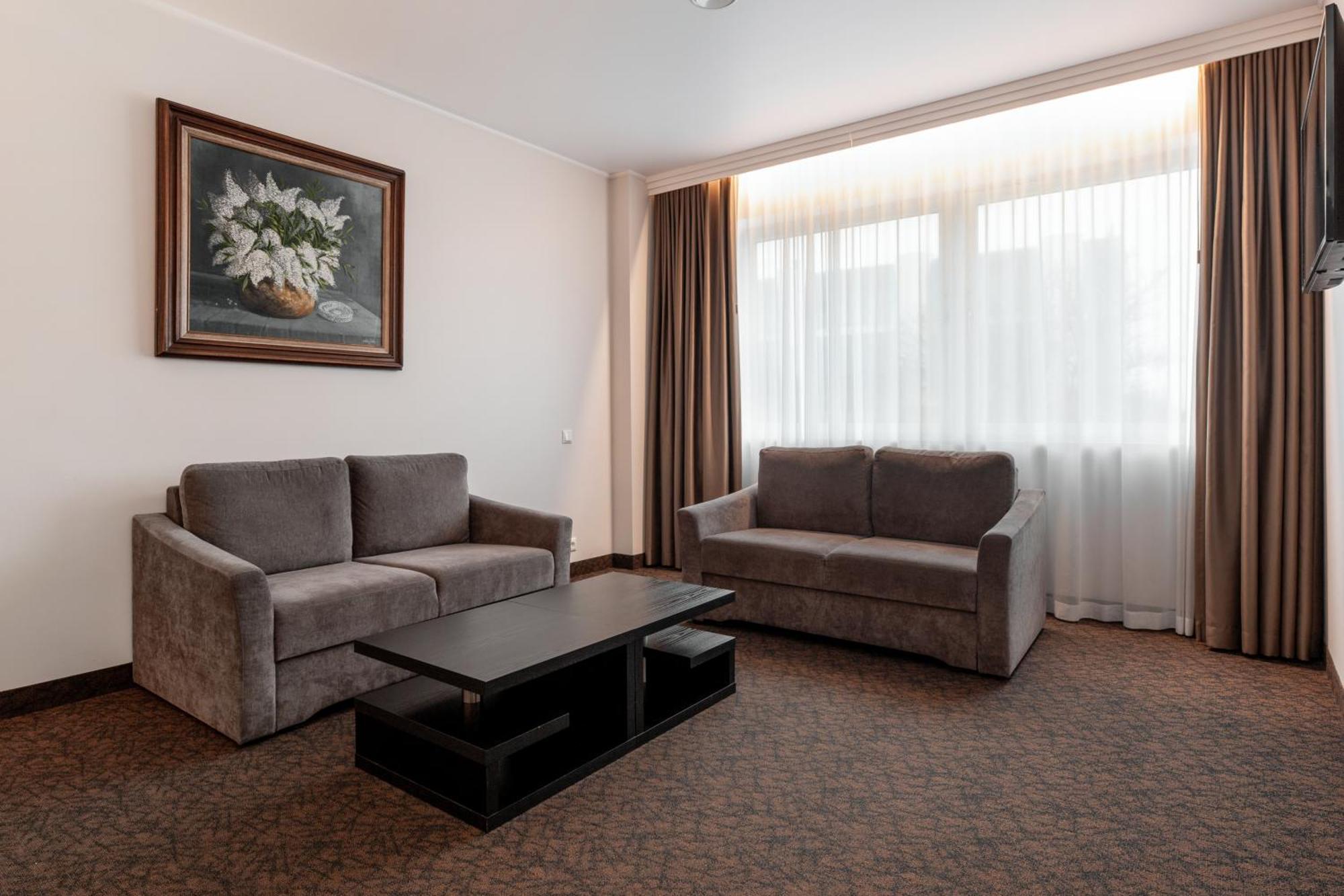 Adoryal Hotell 塔林 外观 照片