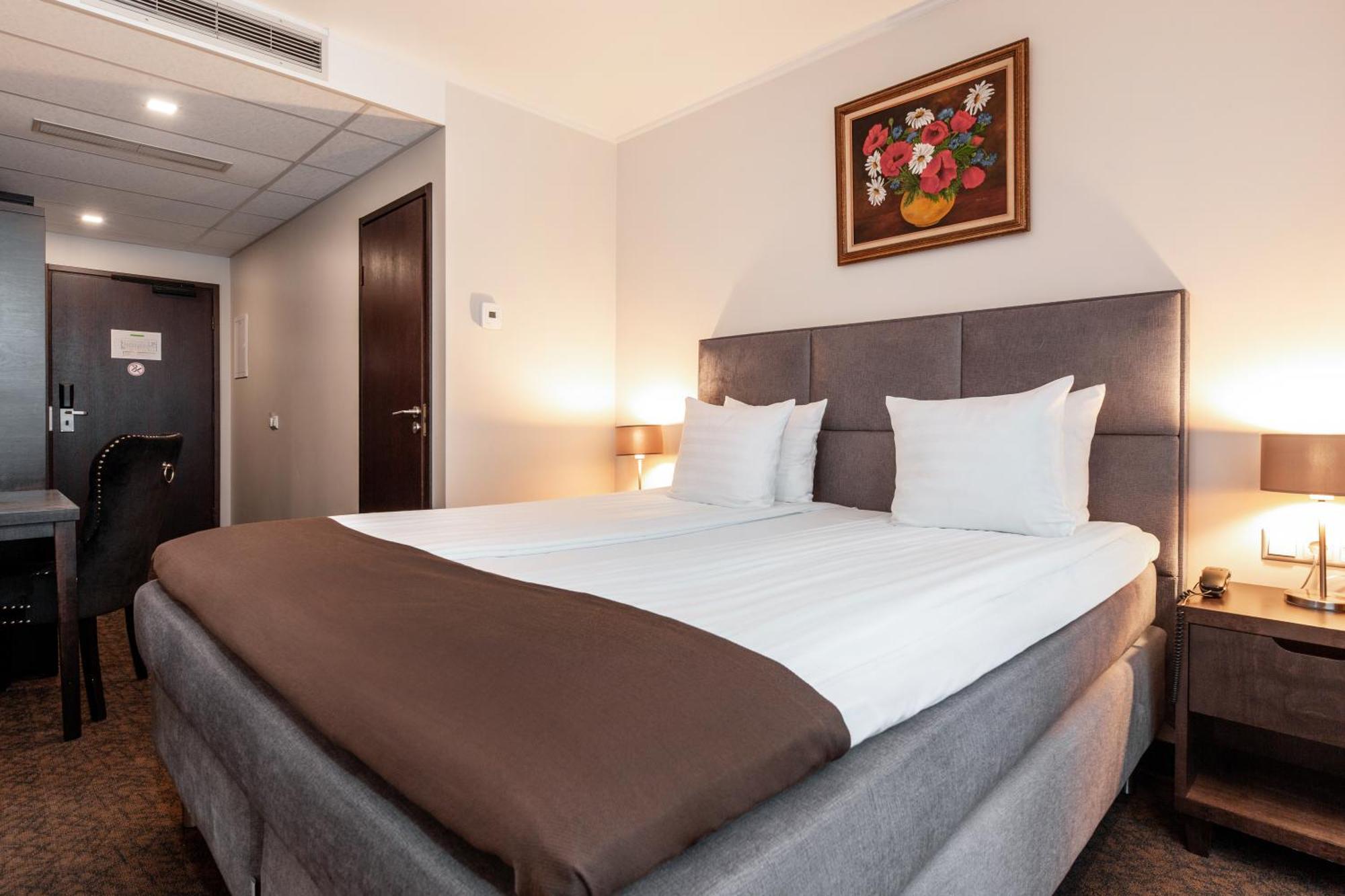 Adoryal Hotell 塔林 外观 照片